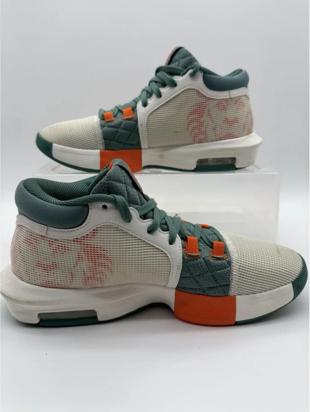 NIKE LEBRON WITNESS 8 VIII Sail/orange/ FB2239-101 Men's Shoe Size 8